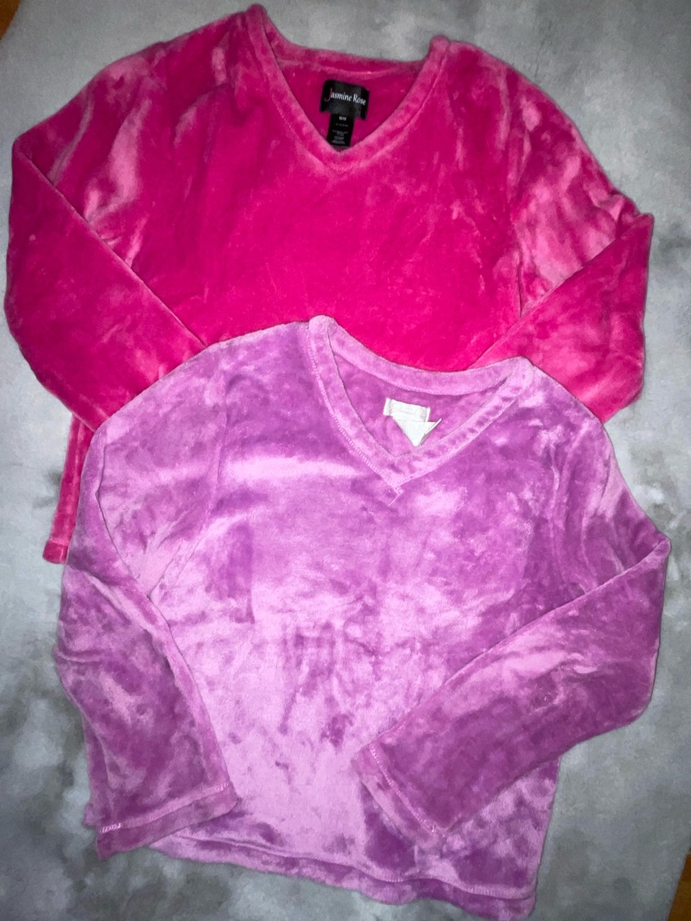 💐Jasmine Rose Women’s Plush V-Neck Long Sleeve Top - Hot Pink & Lilac